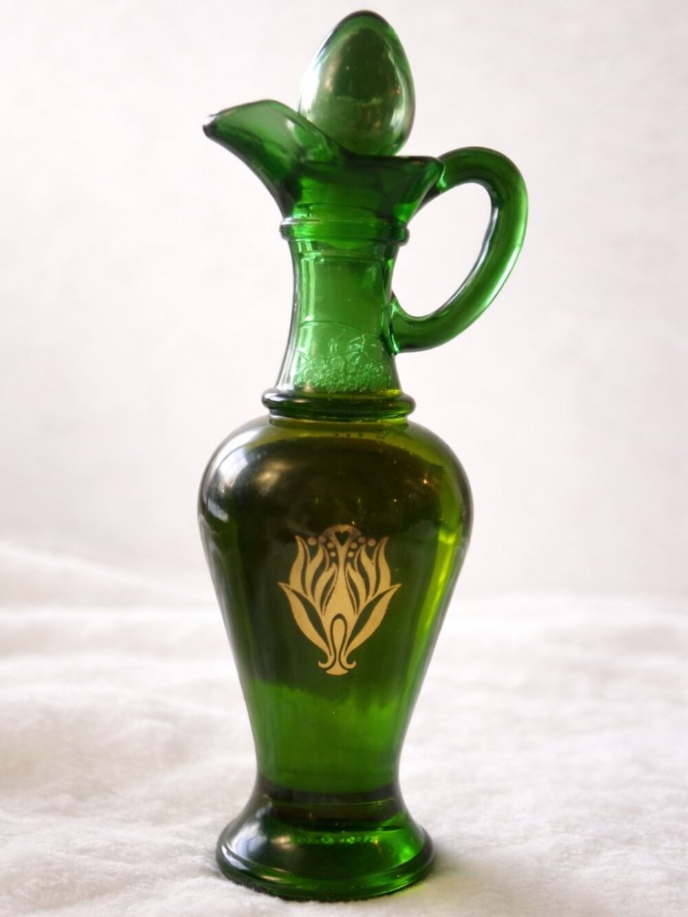 Avon Charisma Green Glass Bath Oil Urn 9” NIB Vintage Gold Motif Collectible - Picture 2 of 9